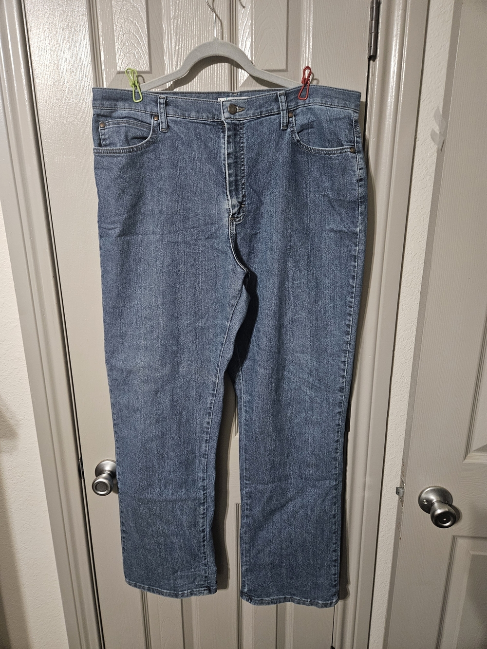 Lee Straight-Leg Medium Blue Denim Jeans